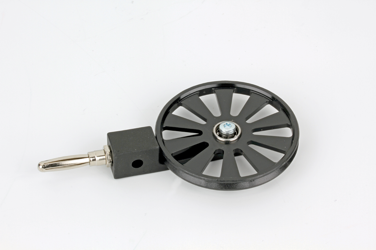 Pulley with plug